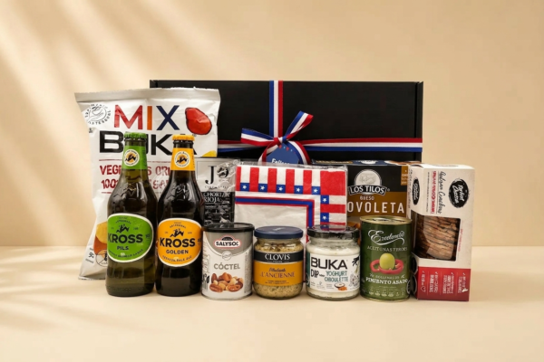 Regalo corporativo gourmet con cerveza, papas, frutos secos, mostazas